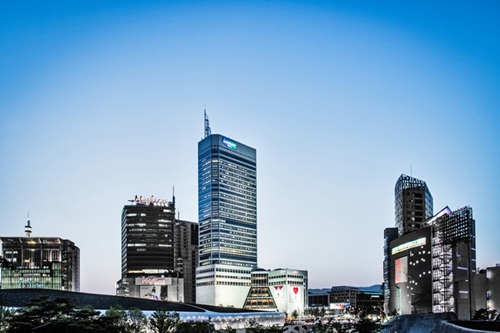 서울 동대문 두산타워 전경. 사진= 두산