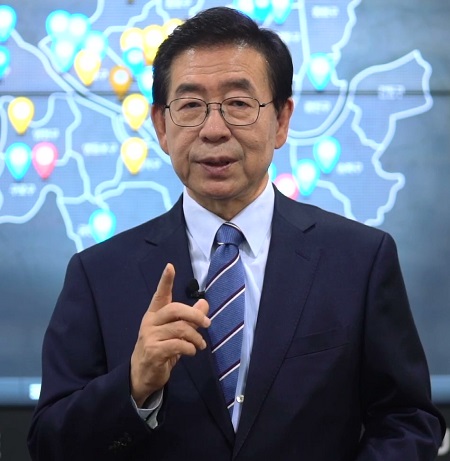 30일 오후 4시 프레스센터에서 열린 한국인터넷기자협회 창립 16주년 기념식 및 시상식에서 박원순 서울시장이 영상 축사를 하고 있다.