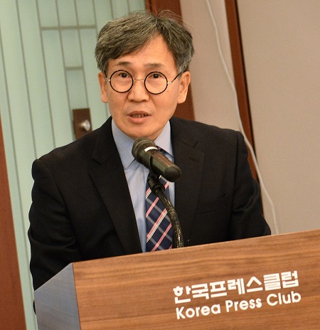김철관 한국인터넷기자협회장이다.