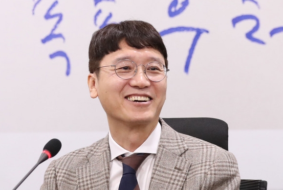 ‘검사내전’의 저자인 김웅 전 부장검사가 4일 새로운보수당에 입당했다.Ⓒ뉴시스