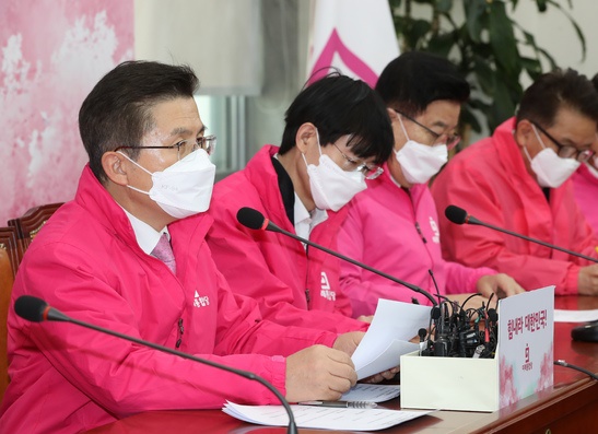 황교안 미래통합당 대표가 9일 서울 여의도 국회에서 열린 최고위원회의에서 발언하고 있다.ⓒ뉴시스