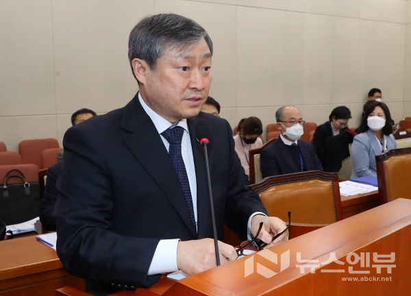 박백범 교육부 차관. ⓒ뉴시스