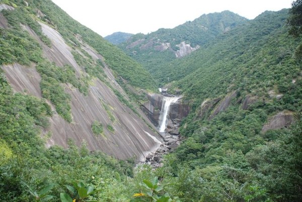 일본 야쿠시마 국립공원(유네스코 세계자연유산) 모초무다케 등산로 입구  사진/홍선기