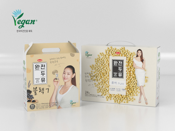 한미헬스케어의 ‘완전두유TM 2종(퓨어·블랙7)’. 사진/한미헬스케어