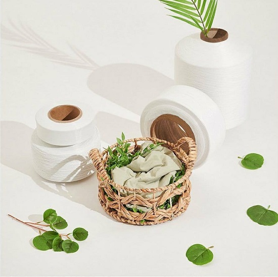  효성티앤씨의 리싸이클 섬유 ‘리젠(regen)’이 외식업계 최초로 친환경 유니폼에 적용됐다. 사진/ 효성 제공