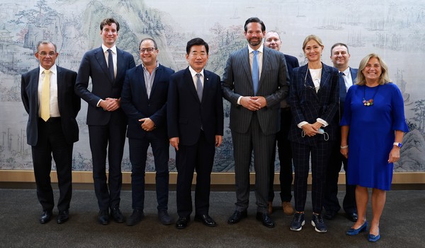 김진표 국회의장은 20일 오전 국회접견실에서 유럽의회 한반도관계대표단 소속 의원들을 접견했다. (사진철처:국회의장 공보수석실)