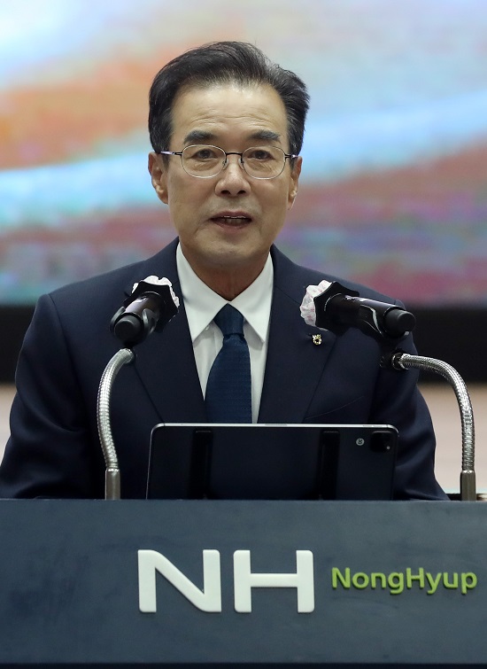 농협에 출자금 등을 납부하는 조합원 100명 중 76명은 60세 이상인 것으로 나타났다. 사진/ 뉴시스 제공