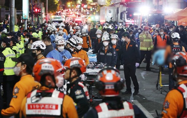  지난 29일, 용산 이태원 참사로 156명의 사망자가 발생한 이태원동 119-7 일대 골목길에 대해 경찰이 “일방통행으로 관리한 적 없다”고 밝혔다. 사진/ 뉴시스 제공