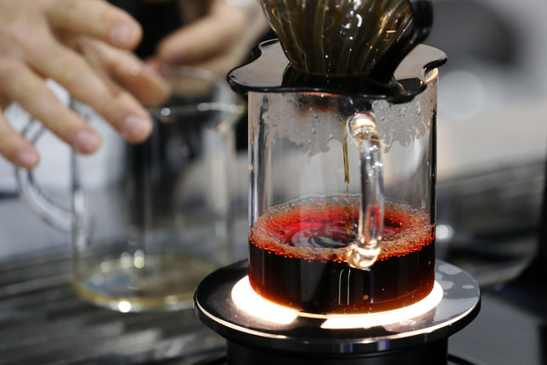 적당한 카페인은 인체에 도움을 주지만, 과다하게 마실 경우 우울, 불안 등 금단 증상을 겪을 수 있다. 사진/뉴시스