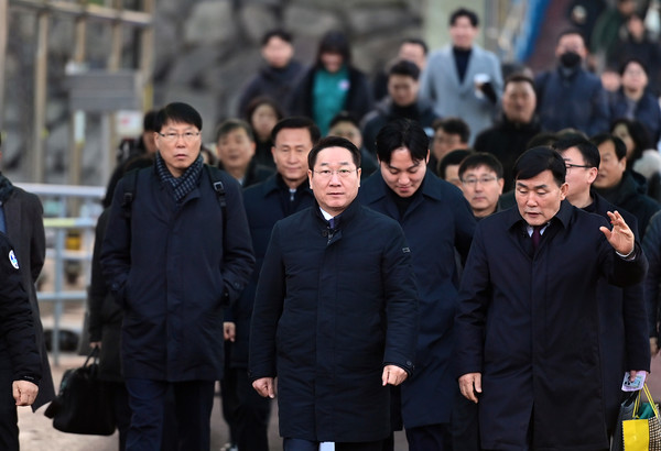 유정복 시장이 연평도를 방문하고 있다.            사진 / 인천시 제공