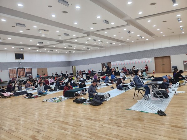 은평서예대전 참가한 서예인들