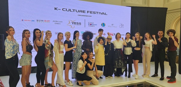 세계스타트업포럼의 'K-컬처 페스티벌 두바이'에 참여한 디자이너와 모델들 (사진=세계스타트업포럼)