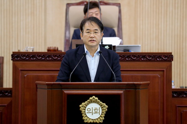 시정질문에 답변하는 이동환 고양특례시장/사진 고양시