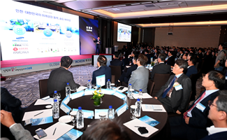 '글로벌 톱텐 시티 인천 투자설명회'에서 투자유치 설명을 하고 있다./사진 인천시