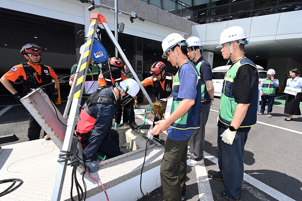 ,밀폐공간 긴급구조 합동훈련 실시/사진 부평구