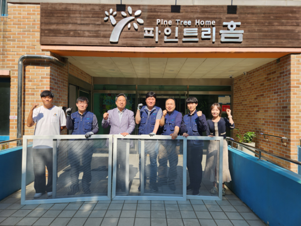 재능기부는 공단 청사관리팀 소속 기술 전문인력이 참가하여 보육원 대상 시설 개선 재능기부 실시/사진 부평구