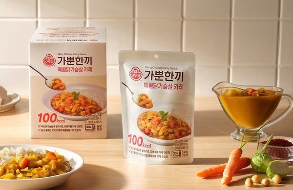 오뚜기가 간편식 브랜드 '가뿐한끼'를 통해 '매콤닭가슴살 카레'를 출시 / 사진 = 오뚜기 제공