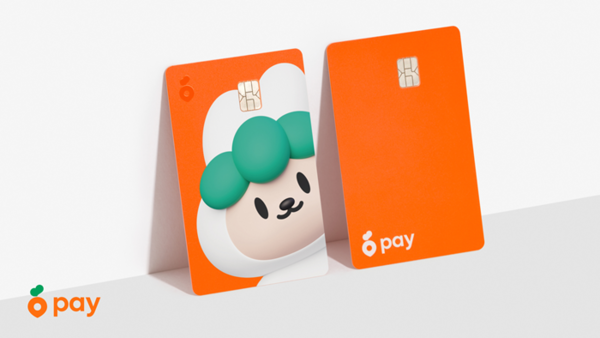 하나카드가 지역생활 커뮤니티 서비스 '당근'의 간편결제 플랫폼인 당근페이와 제휴해 '하나 당근머니 체크카드'를 출시 / 사진 = 하나카드 제공