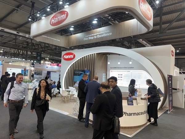 한미약품은 자체 개밯한 완제품을 중동 및 북아프리카 시장 최초 수출 / 사진 = 한미약품