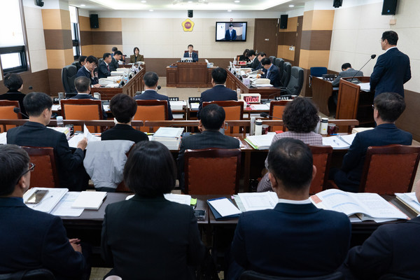 교육지원청 행감서 특수교사 사망, 공무원 정치적 중립 등 개선 촉구 / 사진  인천시의회