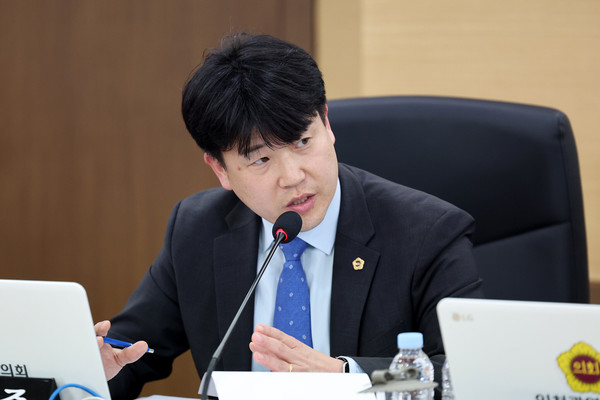 인천시의회 산업경제위원회 소속 문세종(민·계양구4) 의원, 2020년부터 올해 9월까지 최근 5년여간 수도권매립지에 반입된 폐기물 양은 총 974만5천341t / 사진 인천시의회