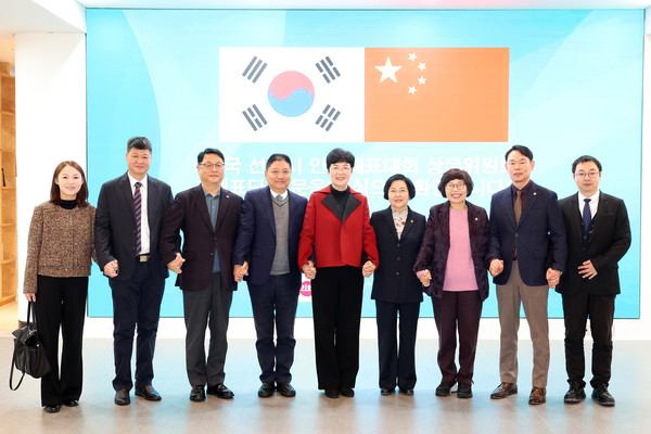 중국 선전시 인민대표대회 상무위원회 부주임 등 대표단, 인천시의회 방문 / 사진 인천시의회