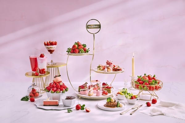 딸기 디저트를 다채롭게 즐길 수 있는 워커힐의 ‘러블리 스트로베리(Lovely Strawberry)’ / 사진 = 워커힐 호텔앤리조트 제공