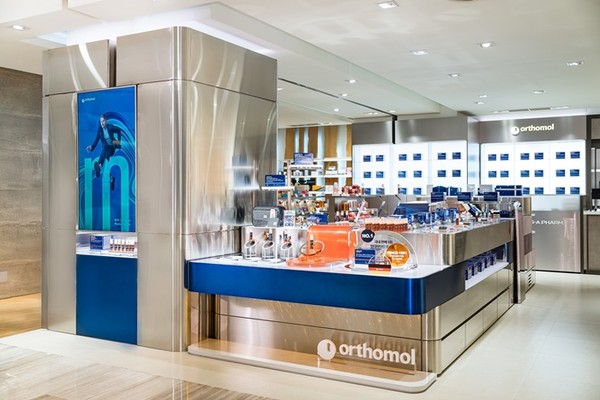 동아제약은 프리미엄 비타민 오쏘몰이 롯데백화점 본점에 플래그십 스토어 4호점을 오픈 / 사진 = 동아제약 제공