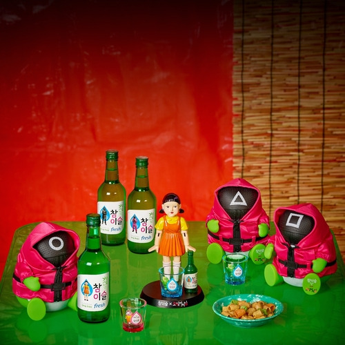 참이슬X오징어게임2 굿즈 모음. / 자료 = 하이트진로