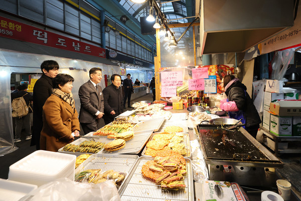 인천시의회 정해권 의장, 설맞이 민생현장 방문/ 사진 인천시의회