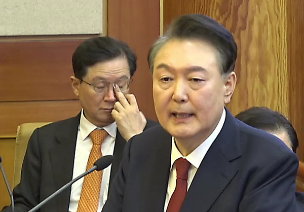 윤석열 대통령이 25일 서울 종로구 헌법재판소에서 열린 자신의 탄핵심판 11차 변론에서 최종 의견 진술을 하고 있다. 사진 / 헌법재판소 제공