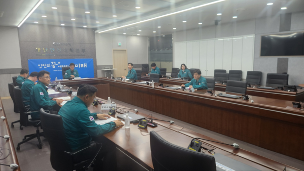 인천시는 지반침하에 대한 긴급 대책회의를 개최 하고 대응방안을 모색했다.    사진  / 인천시