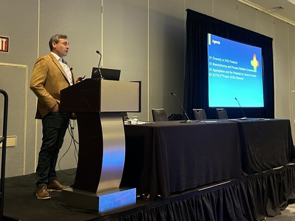 임상면역학회(CIS)에서 강연하고 있는 플로리틱스 최고운영책임자(COO) 라이언 도프만 박사. / 사진 = GC녹십자 제공