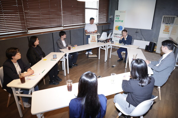 ‘고양 청년의 날’행사 환담회에 참석한 이동환 고양특례시장/ 사진 고양시