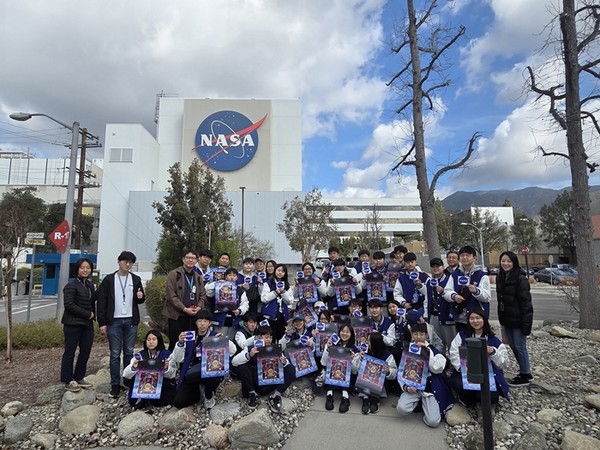 한화, 우주 인재 양성 '우주의 조약돌' 4기 모집. / 사진 = 한화 제공