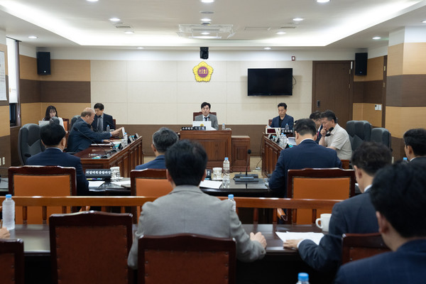 250520_제301회_인천광역시의회_임시회_폐회중_제3차_송도_국제업무지구_활성화_및_11공구_도.jpg (602KByte)/ 사진 인천시의회