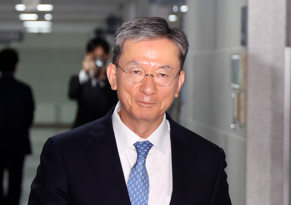 정성호 법무부장관 후보자가 30일 서울 여의도 국회 의원회관으로 출근하고 있다.     사진/뉴시스