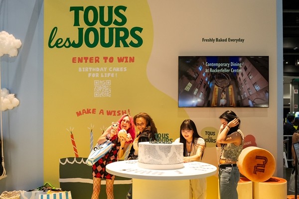 'KCON LA 2025'에서 뚜레쥬르는 'Happy Birthday' 테마 부스를 운영하며, 연일 인파로 붐비며 뜨거운 관심을 받았다.  / 사진 = 뚜레쥬르 제공