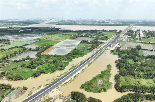 동부건설이 준공한 베트남 떤반~년짝 도로건설 2공구 전경. / 사진 = 동부건설 제공